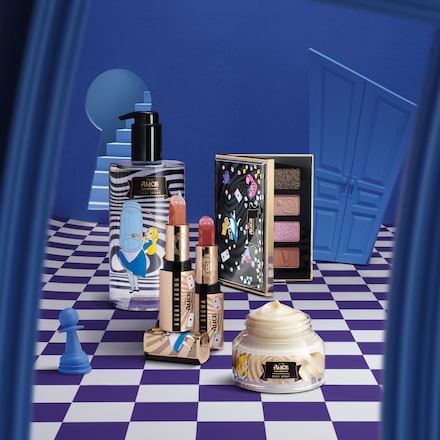 Alice in Wonderland Eye Shadow Palette